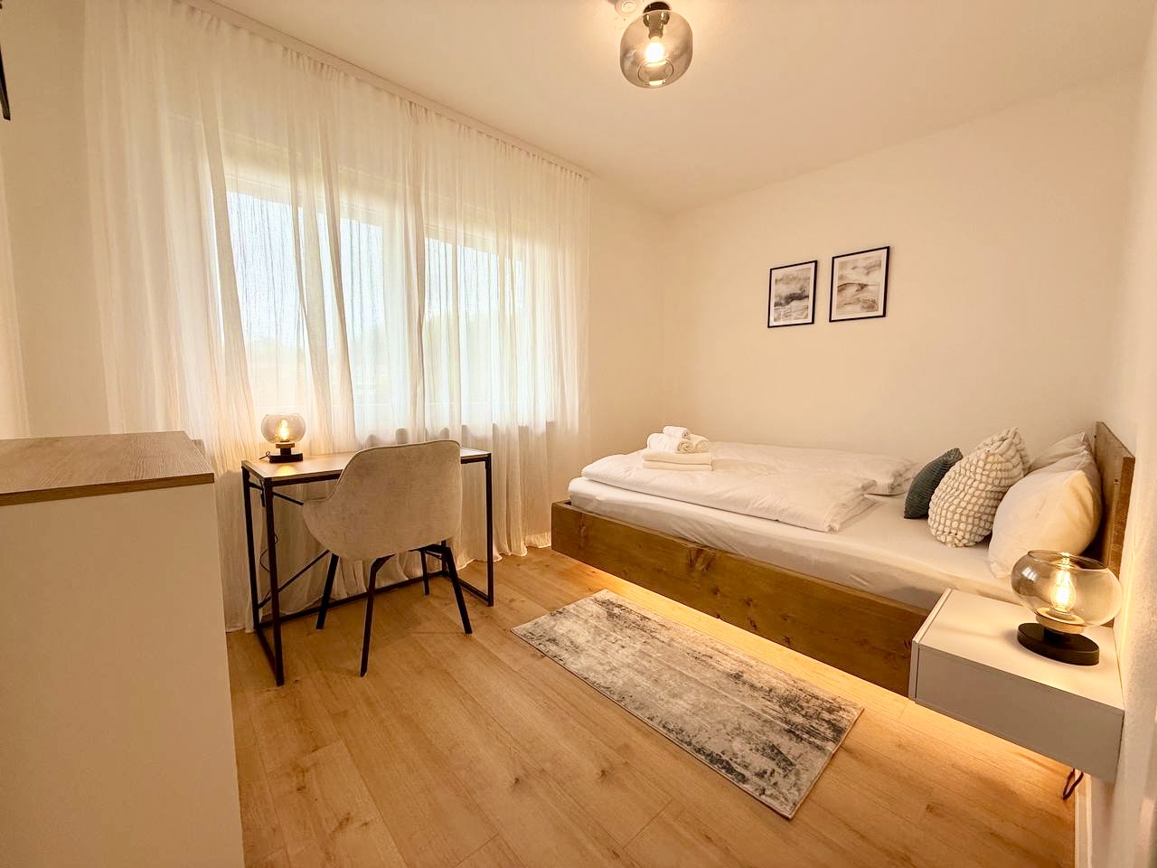 3 BR | kostenloser Parkplatz, WLAN, Balkon 5