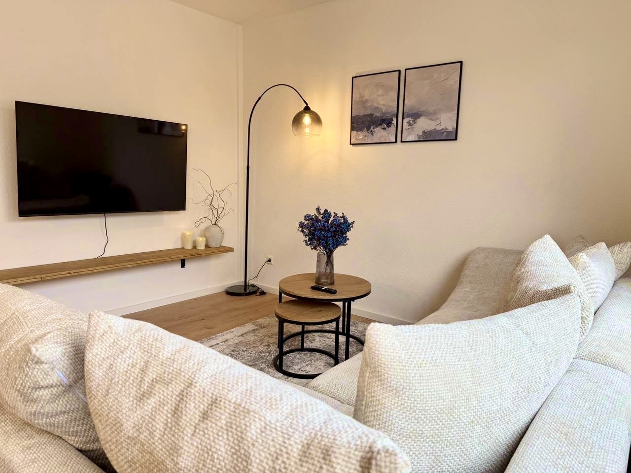 3 BR | kostenloser Parkplatz, WLAN, Balkon 4